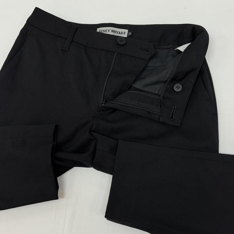 イッセイミヤケ ISSEY MIYAKE ボトムス ボトムス IM76-FF003 ウール ノータック スリム スラックス パンツ 1 黒 / ブラック / black メンズ USED 古着 中古 50165970