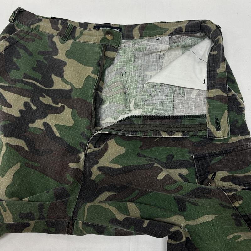 ステューシー STUSSY パンツ ショートパンツ 90年代 ビンテージ USA製 リップストップ カモフラ 迷彩 ショート パンツ 90s VINTAGE 34インチ カモフラージュ柄・迷彩 メンズ USED 古着 中古 50165977