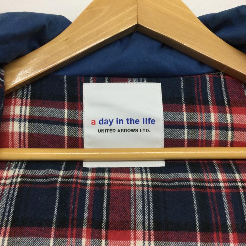 アデイインザライフ ユナイテッドアローズ A day in the life UNITED ARROWS ジャケット、上着 ジャンパー、ブルゾン 6225-648-041 フード脱着式 ダウンジャケット チェック裏地 M 無地 青 / ブルー / blue X 紺 / ネイビー / navy X 橙 / オレンジ / orange メンズ USED 古着 中古 50165993