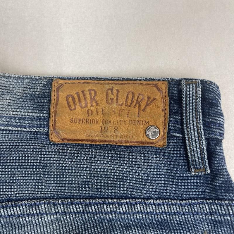 ディーゼル DIESEL パンツ デニム、ジーンズ OUR GLORY シリーズ ダメージ加工 ボタンフライ デニム パンツ 32インチ インディゴ / インディゴ / Indigo メンズ USED 古着 中古 50166181