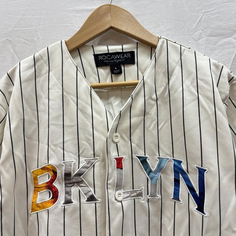 ロカウェア ROCAWEAR シャツ、ブラウス 半袖 BKLYN 99 ロゴ ピンストライプ ベースボール シャツ 半袖 L ストライプ メンズ USED 古着 中古 50166188
