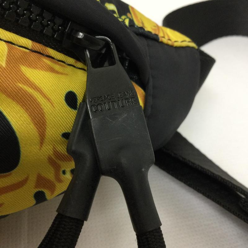 ヴェルサーチジーンズクチュール VERSACE JEANS COUTURE ウエストバッグ ウエストバッグ ヴェルサーチェ VERSACE JEANS COUTURE ボディバッグ　ウェストバッグ - 総柄 黒 / ブラック / black X 金 / ゴールド / gold color メンズ USED 古着 中古 50166207