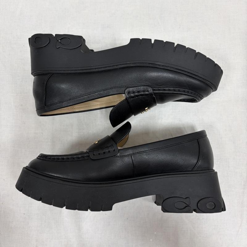 コーチ COACH ローファー ローファー ルーシー 厚底 ローファー レザー ロゴ 24.0cm ワンポイント X ロゴ、文字 黒 / ブラック / black X 金 / ゴールド / gold color レディース USED 古着 中古 50166234