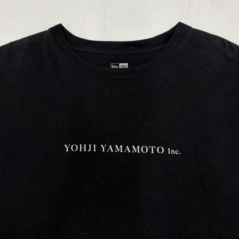 ヨウジヤマモト Yohji Yamamoto Tシャツ 半袖 100周年記念 NEW ERA ニューエラ コラボ 半袖 ロゴ 両面 プリント Tシャツ XXL ロゴ、文字 X プリント 黒 / ブラック / black X 白 / ホワイト / white メンズ USED 古着 中古 50166246