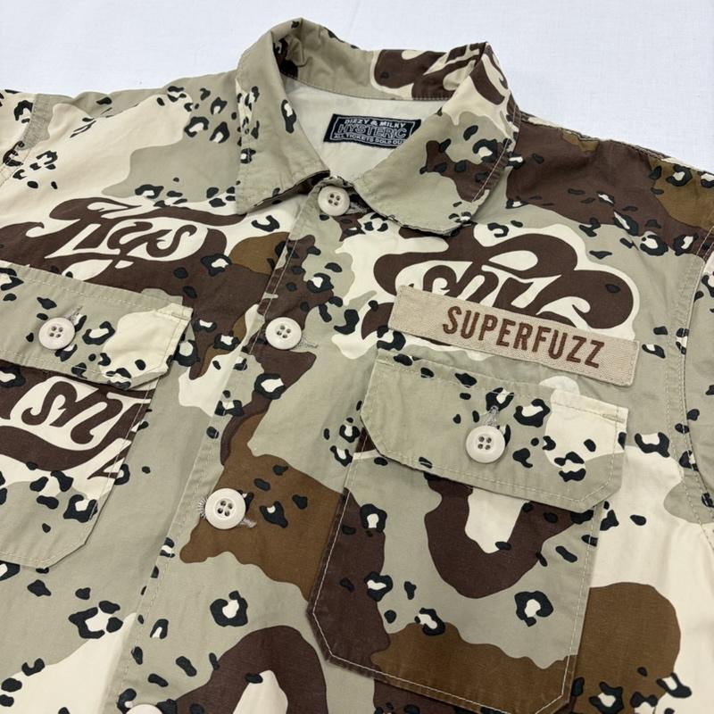 ヒステリックグラマー HYSTERIC GLAMOUR シャツ、ブラウス 半袖 22ss HYS 半袖 デザートカモ カモフラ 迷彩 ロゴ ヒスガール グラフィック プリント ミリタリー フィールドシャツ S カモフラージュ柄・迷彩 X ロゴ、文字 X プリント カーキ / カーキ / khaki X 緑 / グリーン / green X 茶 / ブラウン / brown X マルチカラー / マルチカラー / multicolor メンズ USED 古着 中古 50166250