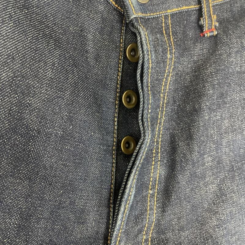 ローター ROTAR パンツ デニム、ジーンズ 刺繍デザイン ボタンフライ ストレート ワイド デニム パンツ インディゴ / インディゴ / Indigo メンズ USED 古着 中古 50166278