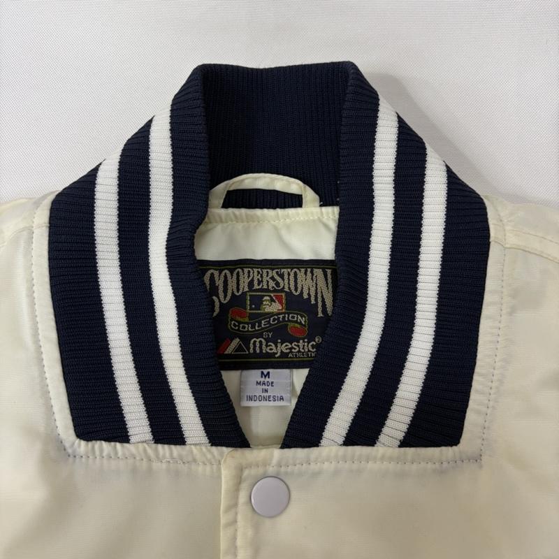 マジェスティック MAJESTIC ジャケット、上着 ジャンパー、ブルゾン COOPERSTOWN COLLECTION MBL スタジアムジャケット white M M ロゴ、文字 白 / ホワイト / white メンズ USED 古着 中古 50166285