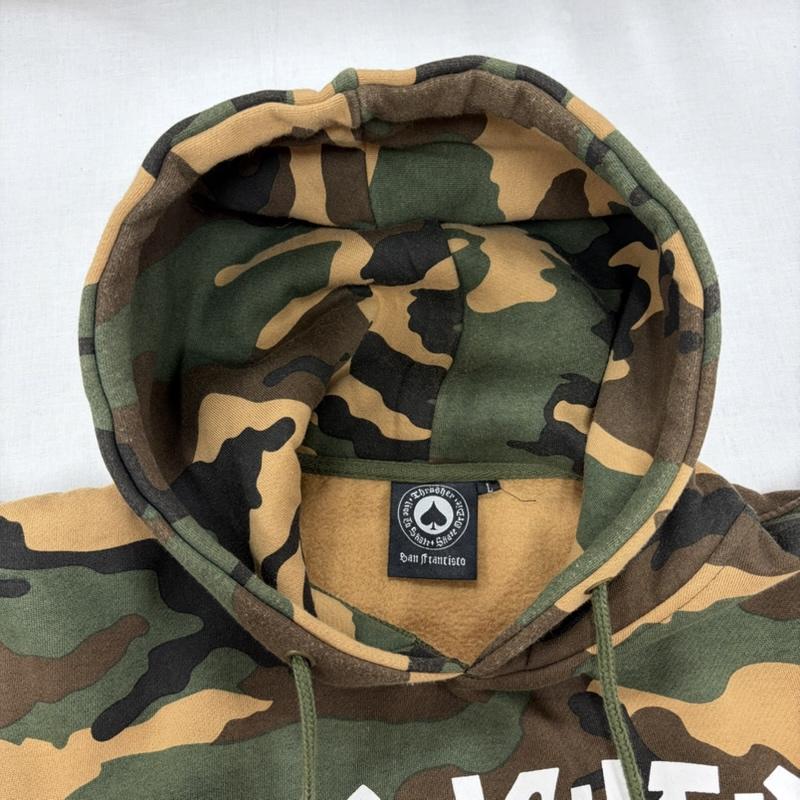 スラッシャー THRASHER パーカー 長袖 カモフラ 迷彩 ロゴ 両面プリント スウェット プルオーバー フーディー パーカー 裏起毛 L カモフラージュ柄・迷彩 X ロゴ、文字 X プリント カーキ / カーキ / khaki X 白 / ホワイト / white メンズ USED 古着 中古 50166319