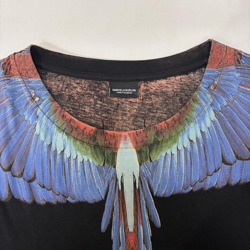 マルセロ・バーロン MARCELO BURLON Tシャツ 半袖 フェザープリントTシャツ ブラック XL プリント 黒 / ブラック / black X 青 / ブルー / blue メンズ USED 古着 中古 50166519