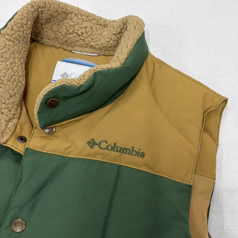 コロンビア Columbia ジャケット、上着 ダウンベスト オムニシールド ダウンベスト ロゴ 刺繍 アウトドア ボア ナイロン M ワンポイント X ロゴ、文字 X 刺繍 キャメル / キャメル / X 緑 / グリーン / green メンズ USED 古着 中古 50166522