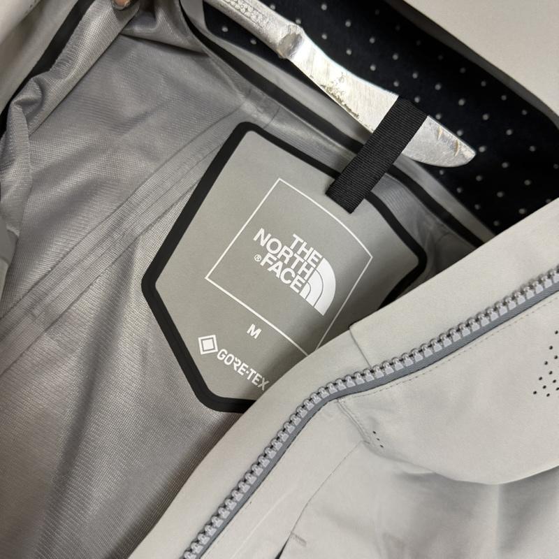 ザノースフェイス THE NORTH FACE ジャケット、上着 ジャンパー、ブルゾン NS62001Powder Guide Jacket GTX ゴアテックス メルトグレイ(MG) M 下げ札付き M ロゴ、文字 灰 / グレー / gray メンズ USED 古着 中古 50166540