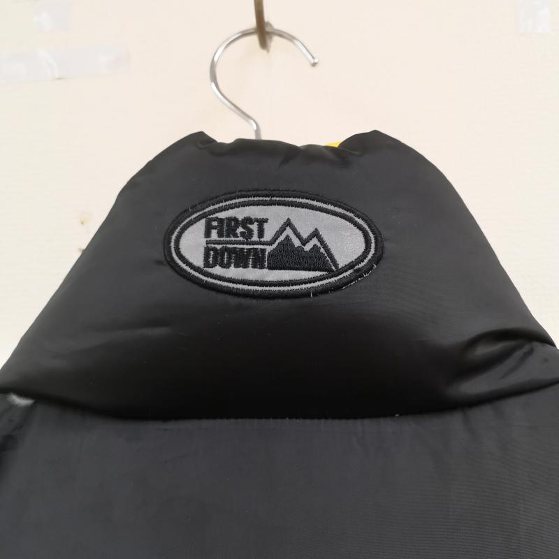 ファーストダウン FIRST DOWN ジャケット、上着 ダウンジャケット リバーシブル 2WAY アウトドア 山型ロゴ ドローコード ダウンジャケット L 黒 / ブラック / black X 黄 / イエロー / yellow メンズ USED 古着 中古 50166560
