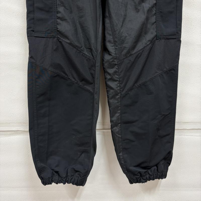 サカイ Sacai パンツ ワークパンツ、ペインターパンツ NIKEコラボ AS U NRG Pant ナイロン トラック カーゴパンツ ロゴ DQ9061-010 S ワンポイント X ロゴ、文字 X プリント 黒 / ブラック / black X 白 / ホワイト / white メンズ USED 古着 中古 50166602