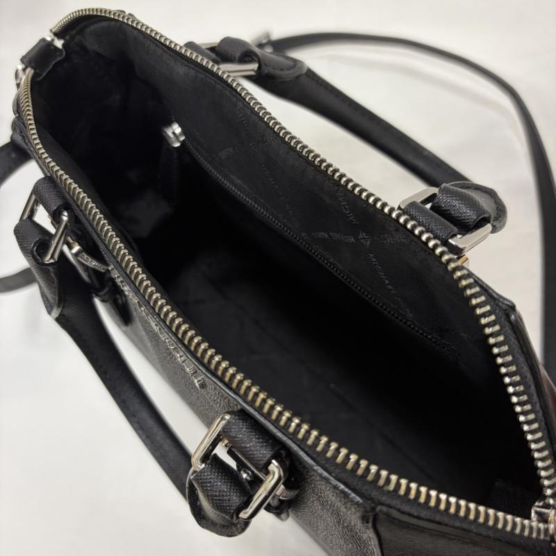 マイケルコース MICHAEL KORS ショルダーバッグ ショルダーバッグ 2WAY ショルダーバッグ ハンド シアラ ミディアム サッチェル CIARA MD MESSENGER 35f9sc6m2b MKシグネチャー - 無地 X ロゴ、文字 黒 / ブラック / black X ダークグレー / ダークグレー / レディース USED 古着 中古 50166639