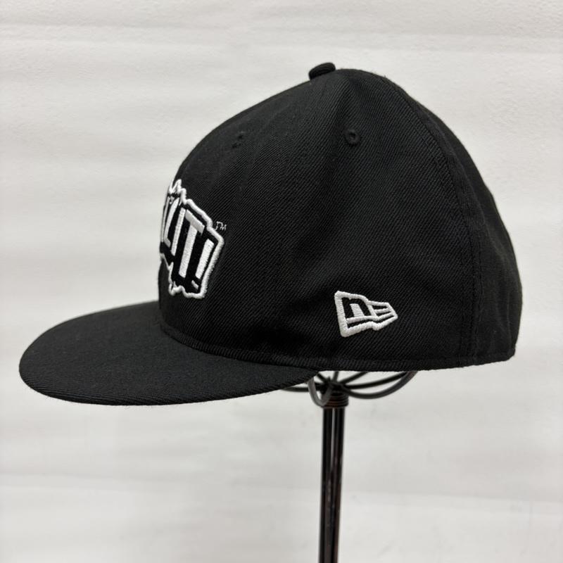 ディスイズイット！ DISSIZIT! 帽子 キャップ NEW ERA ニューエラ コラボ 刺繍 ロゴ ベースボールキャップ - ロゴ、文字 X 刺繍 黒 / ブラック / black X 白 / ホワイト / white メンズ USED 古着 中古 50166717