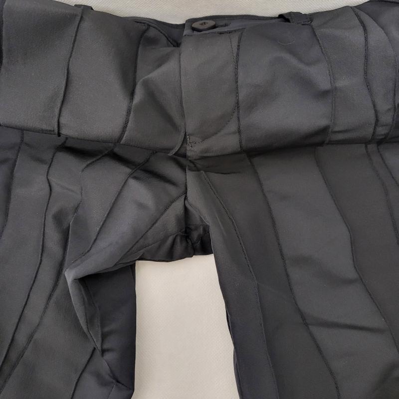 イッセイミヤケ ISSEY MIYAKE パンツ ワークパンツ、ペインターパンツ 3Dジャガードパンツ 立体的 オンプリーツ ジャガード加工 ワイドパンツ IM33FF004 2 黒 / ブラック / black レディース USED 古着 中古 50166731