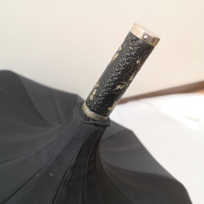 ヴィヴィアンウエストウッド Vivienne Westwood ファッション小物 傘 オーブロゴ パゴダ型 長傘 - 黒 / ブラック / black レディース USED 古着 中古 50166736