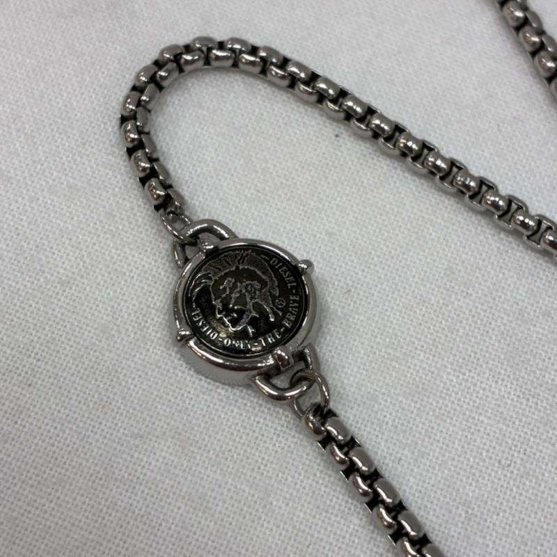 ディーゼル DIESEL アクセサリー ネックレス、ペンダント ステンレス スチール シルバー カラー ブレイブマン カラビナ チェーン ネックレス - メンズ USED 古着 中古 50166766