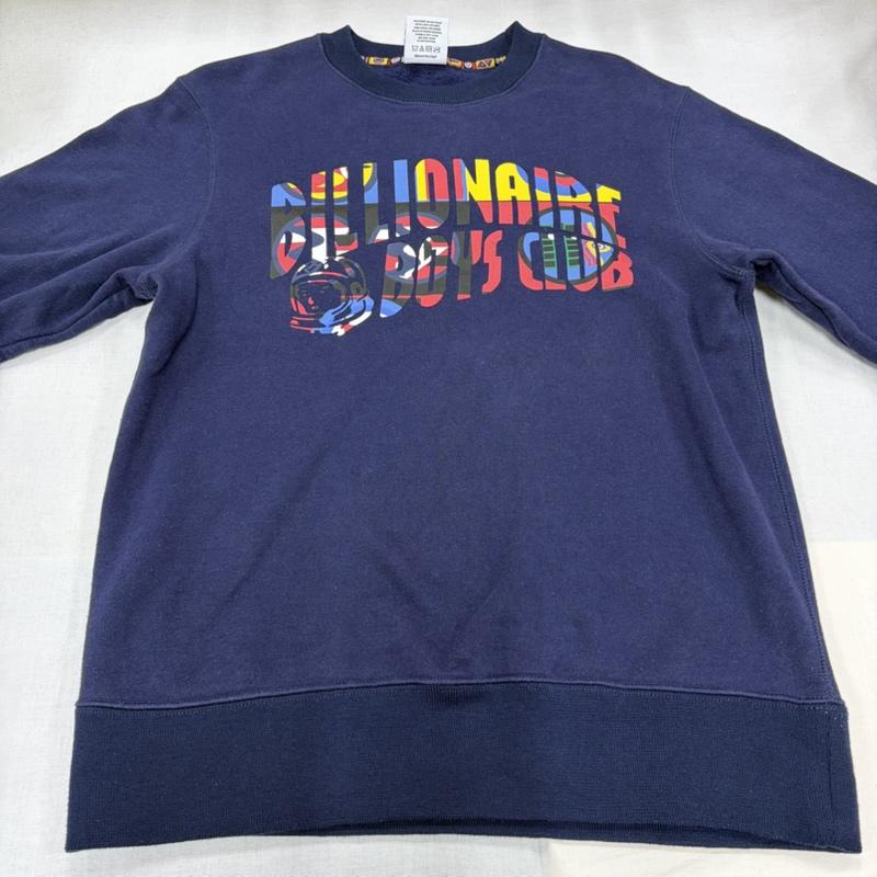 ビリオネア・ボーイズ・クラブ BILLIONAIRE BOYS CLUB トレーナー 長袖 クルーネック スウェット トレーナー ロゴ プリント グラフィック 宇宙飛行士 裏起毛 S ロゴ、文字 X プリント 紺 / ネイビー / navy X マルチカラー / マルチカラー / multicolor メンズ USED 古着 中古 50166779