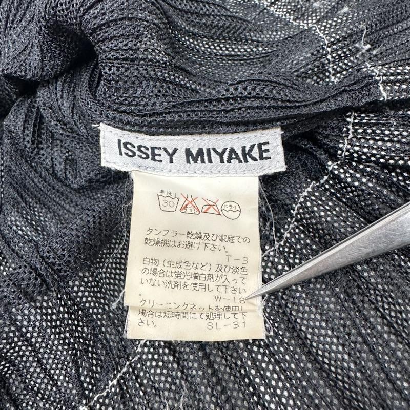 イッセイミヤケ ISSEY MIYAKE カットソー 長袖 シワ プリーツ 加工 Vネック ニット カットソー IM53-FJ955 M 黒 / ブラック / black レディース USED 古着 中古 50166790