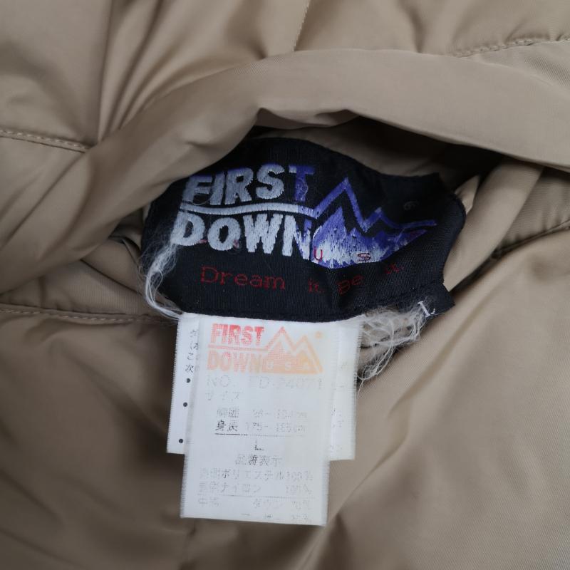 ファーストダウン FIRST DOWN ジャケット、上着 ダウンジャケット リバーシブル 2WAY 山型 ブランドロゴ 刺繡 ダウン ジャケット FD-24071 L 黒 / ブラック / black X ベージュ / ベージュ / beige メンズ USED 古着 中古 50167087