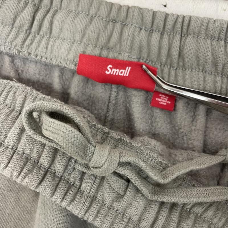 シュプリーム Supreme パンツ ショートパンツ 26FW スモールボックス ロゴ スウェットショート パンツ S 無地 X ワンポイント X ロゴ、文字 灰 / グレー / gray メンズ USED 古着 中古 50167132