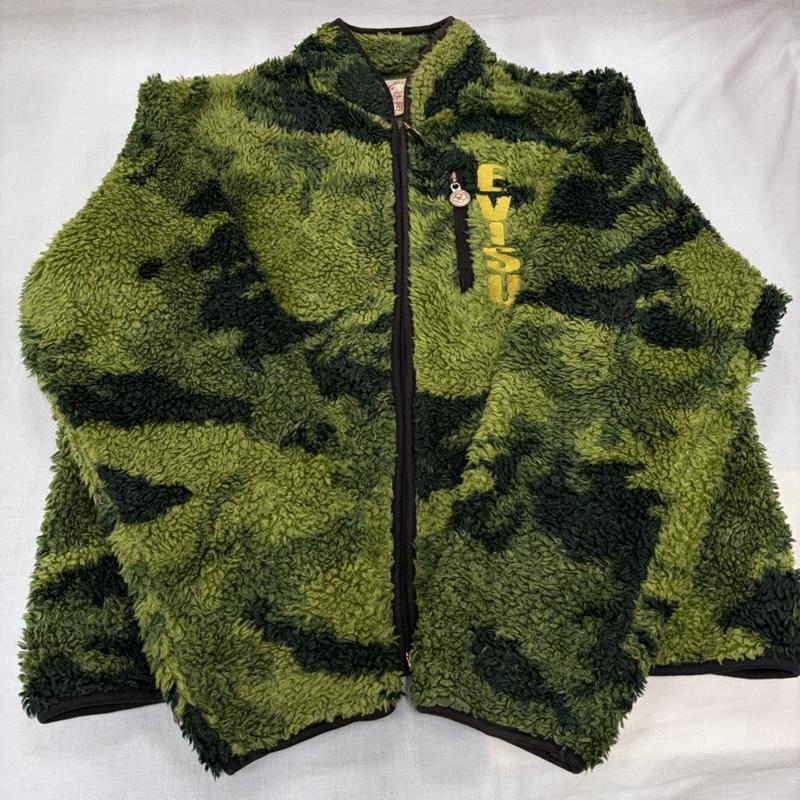 エヴィス EVISU ジャケット、上着 ジャンパー、ブルゾン ボア フリース ジップアップ 迷彩 ジャケット カモフラ ロゴ 刺繍 42 カモフラージュ柄・迷彩 X ロゴ、文字 X 刺繍 緑 / グリーン / green X 茶 / ブラウン / brown X 黄 / イエロー / yellow メンズ USED 古着 中古 50167203