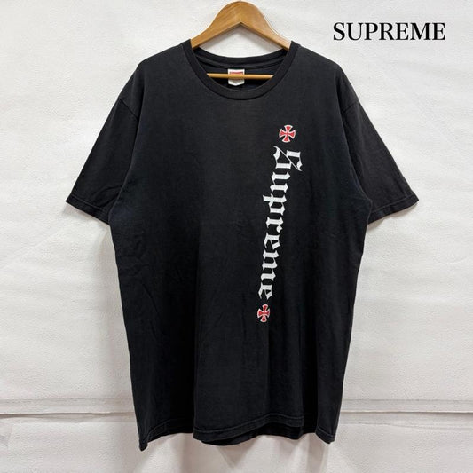 シュプリーム Supreme Tシャツ 半袖 17AW INDEPENDENT コラボ 半袖 ロゴ プリント Tシャツ USA製 フェード L ロゴ、文字 X プリント 黒 / ブラック / black X 白 / ホワイト / white X 赤 / レッド / red メンズ USED 古着 中古 50167289