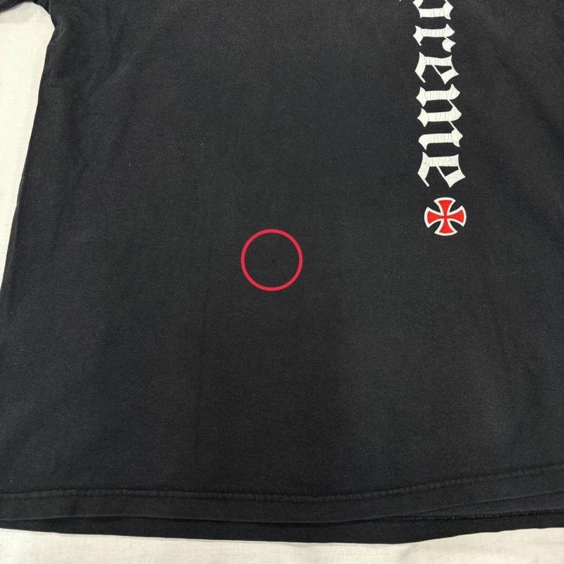 シュプリーム Supreme Tシャツ 半袖 17AW INDEPENDENT コラボ 半袖 ロゴ プリント Tシャツ USA製 フェード L ロゴ、文字 X プリント 黒 / ブラック / black X 白 / ホワイト / white X 赤 / レッド / red メンズ USED 古着 中古 50167289