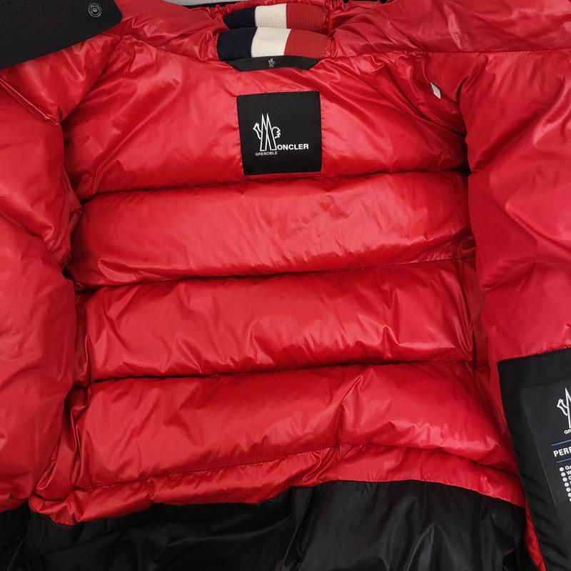 モンクレール MONCLER ジャケット、上着 ダウンジャケット ヒンタートゥクス グルノーブル ダウンジャケット 33584355NFPM 2 黒 / ブラック / black メンズ USED 古着 中古 50167315