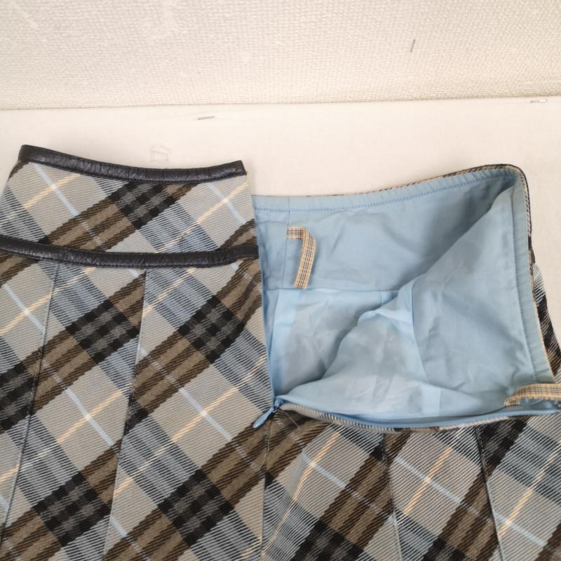 バーバリー・ブルーレーベル BURBERRY BLUE LABEL スカート ミニスカート フェイクレザー ライン ノバチェック フレア ミニ スカート FL557-407 38インチ マルチカラー / マルチカラー / multicolor レディース USED 古着 中古 50167616