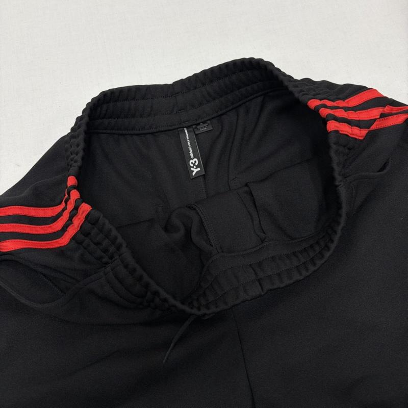 ワイスリー Y-3 パンツ ショートパンツ サイドランバギーショーツ ハーフ トラックパンツ ロゴ プリント Yohji Yamamoto ヨウジヤマモト adidas M ロゴ、文字 X プリント 黒 / ブラック / black X 赤 / レッド / red メンズ USED 古着 中古 50167675