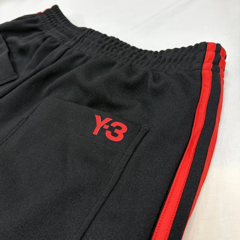 ワイスリー Y-3 パンツ ショートパンツ サイドランバギーショーツ ハーフ トラックパンツ ロゴ プリント Yohji Yamamoto ヨウジヤマモト adidas M ロゴ、文字 X プリント 黒 / ブラック / black X 赤 / レッド / red メンズ USED 古着 中古 50167675