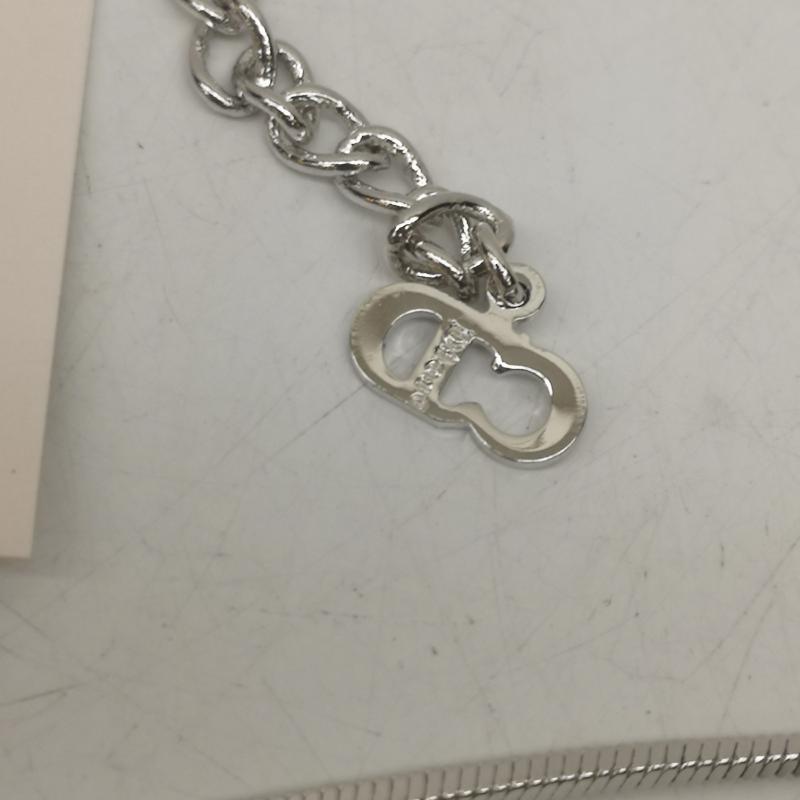 クリスチャンディオール Christian Dior アクセサリー ネックレス、ペンダント トロッター柄 プレート トップ ネックレス - 桃 / ピンク / pink X 銀 / シルバー / silver color レディース USED 古着 中古 50167717