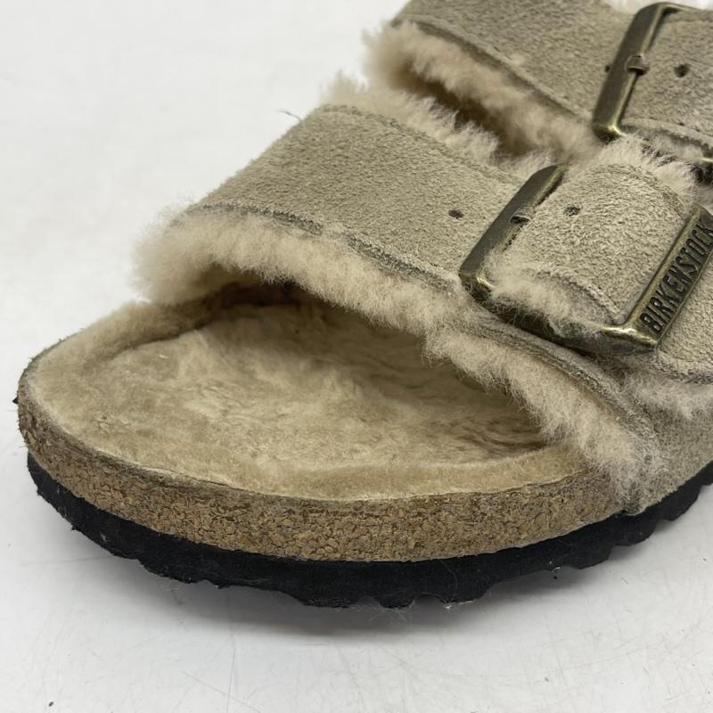 ビルケンシュトック BIRKENSTOCK サンダル サンダル Arizona Shearling Taupe トープ カラー コンフォート サンダル UK：5 チャコールグレー / チャコールグレー / レディース USED 古着 中古 50167720