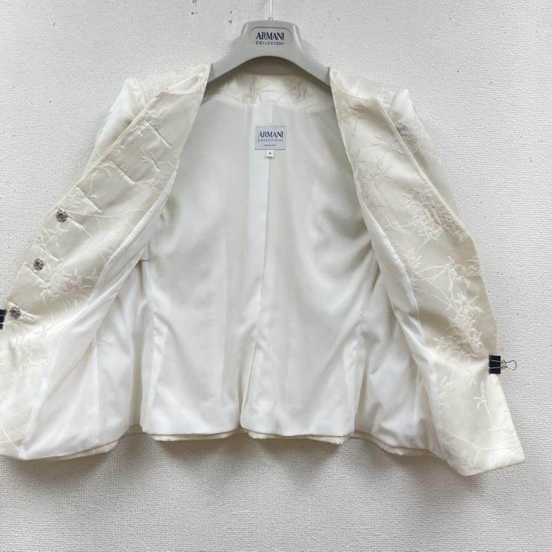 アルマーニコレッツォーニ ARMANI COLLEZIONI ジャケット、上着 ジャケット、ブレザー イタリア製 リボン ジャガード 刺繍 花柄 ノーカラー ジャケット 40 オフホワイト / オフホワイト / レディース USED 古着 中古 50167760