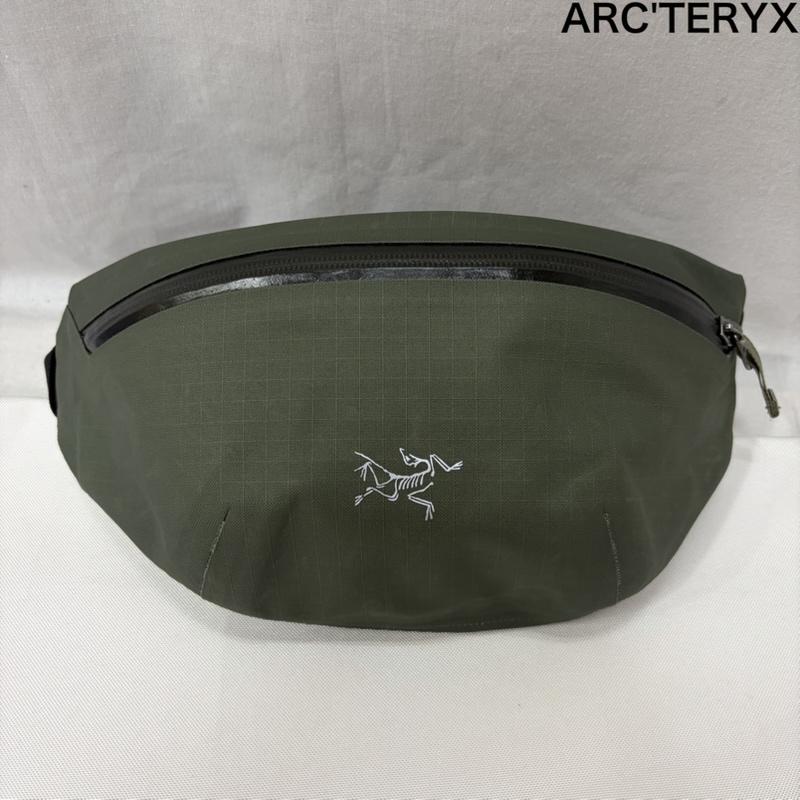アークテリクス ARC TERYX ボディバッグ ボディバッグ グランヴィル クロスボディバッグ Granville Crossbody Bag ボディバック - 無地 X ロゴ、文字 カーキ / カーキ / khaki メンズ USED 古着 中古 50167774