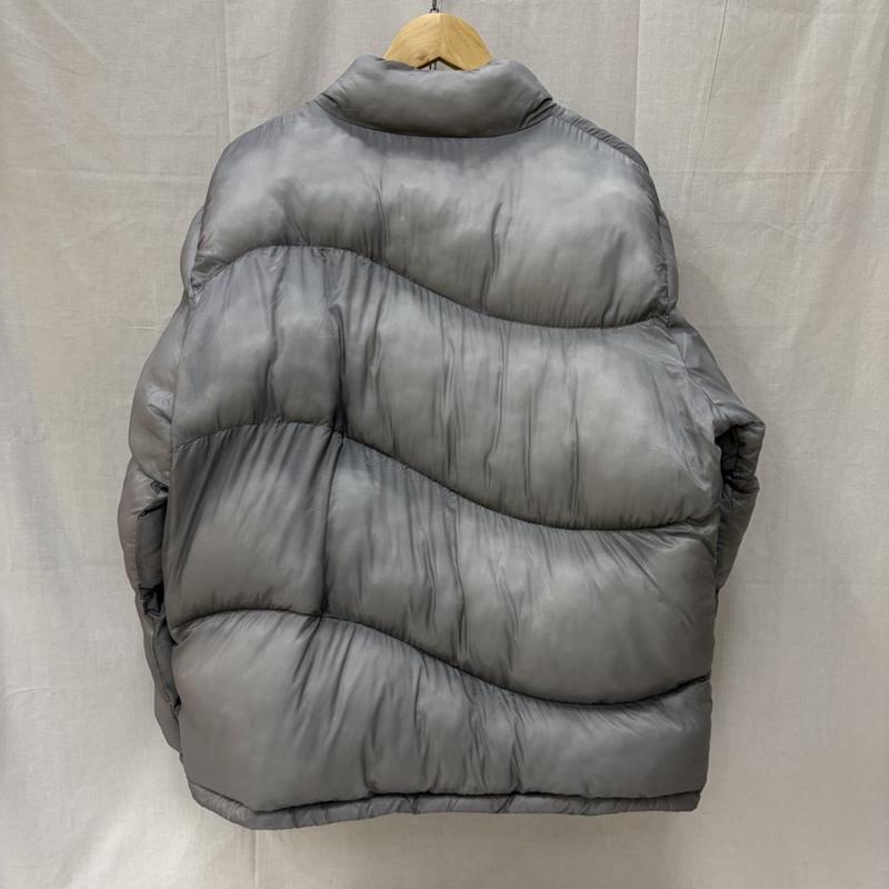 Dime Dime ジャケット、上着 ジャンパー、ブルゾン CLASSIC RIPSTOP PUFFER シルバー L/G 中綿ジャンパー L ロゴ、文字 灰 / グレー / gray メンズ USED 古着 中古 50167819