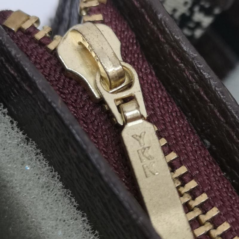 ヴィヴィアンウエストウッド Vivienne Westwood 財布 長財布 ショルダー ウォレット 長財布 オーブロゴ レザー 2way ダークブラウン / ダークブラウン / レディース USED 古着 中古 50167873