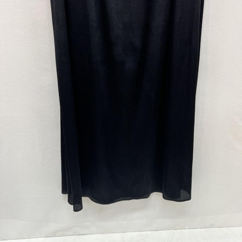 イッセイミヤケ ISSEY MIYAKE スカート ロングスカート プリーツデザイン ロングスカート IM12FG062 2 黒 / ブラック / black レディース USED 古着 中古 50167881