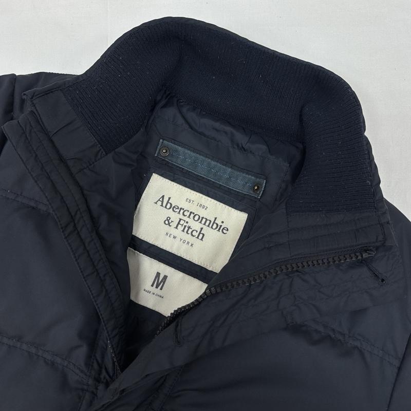 アバクロンビーアンドフィッチ ABERCROMBIE&FITCH ジャケット、上着 ダウンジャケット ダウン ジャケット スタンドカラー スクエアキルティング M 紺 / ネイビー / navy メンズ USED 古着 中古 50167930