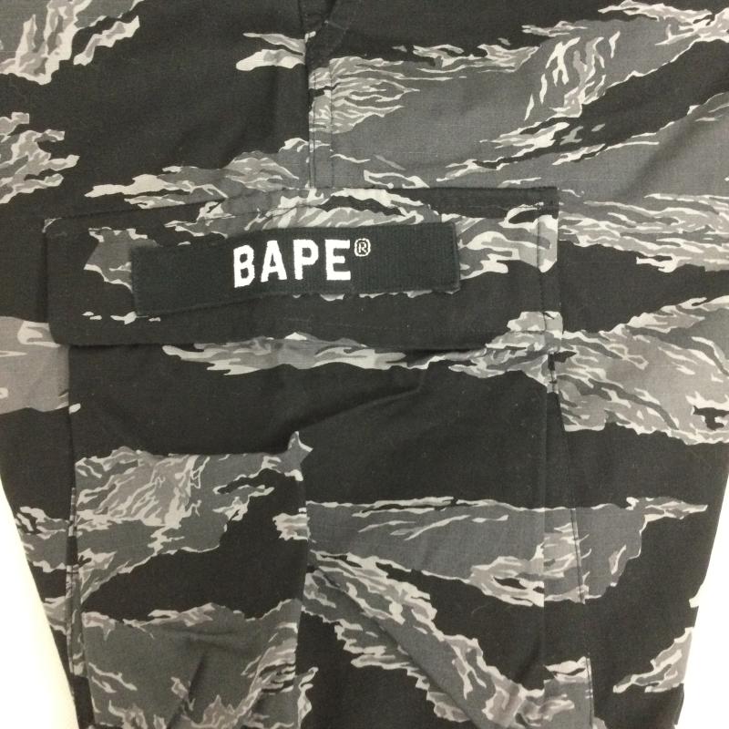 アベイシングエイプ A BATHING APE パンツ ワークパンツ、ペインターパンツ A BATHING APE タイガーカモ カーゴパンツ コットン カモフラ 001PTI701002F S カモフラージュ柄・迷彩 黒 / ブラック / black メンズ USED 古着 中古 50167942