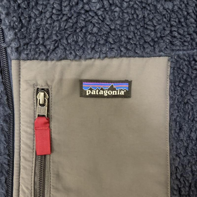 パタゴニア patagonia ジャケット、上着 ジャンパー、ブルゾン 23056 CLASSIC RETRO-X JACKET navy M フリース ボア M ロゴ、文字 紺 / ネイビー / navy メンズ USED 古着 中古 50167985