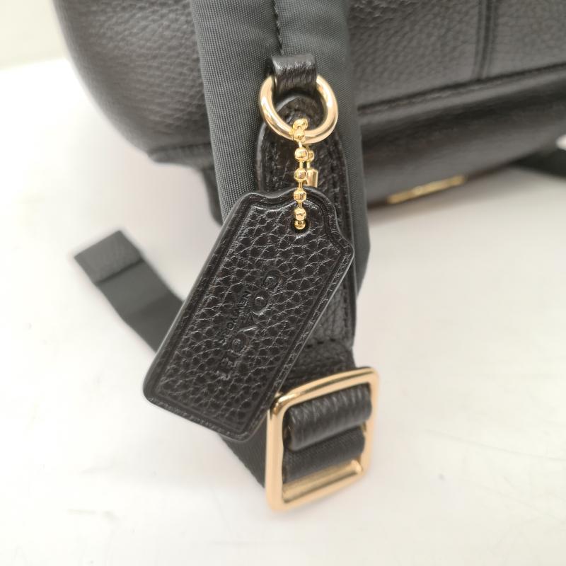 コーチ COACH リュックサック、デイパック リュックサック、デイバッグ F38263 ミニ チャーリー バックパック ペブルドレザー メタルロゴ リュック 黒 / ブラック / black レディース USED 古着 中古 50167999