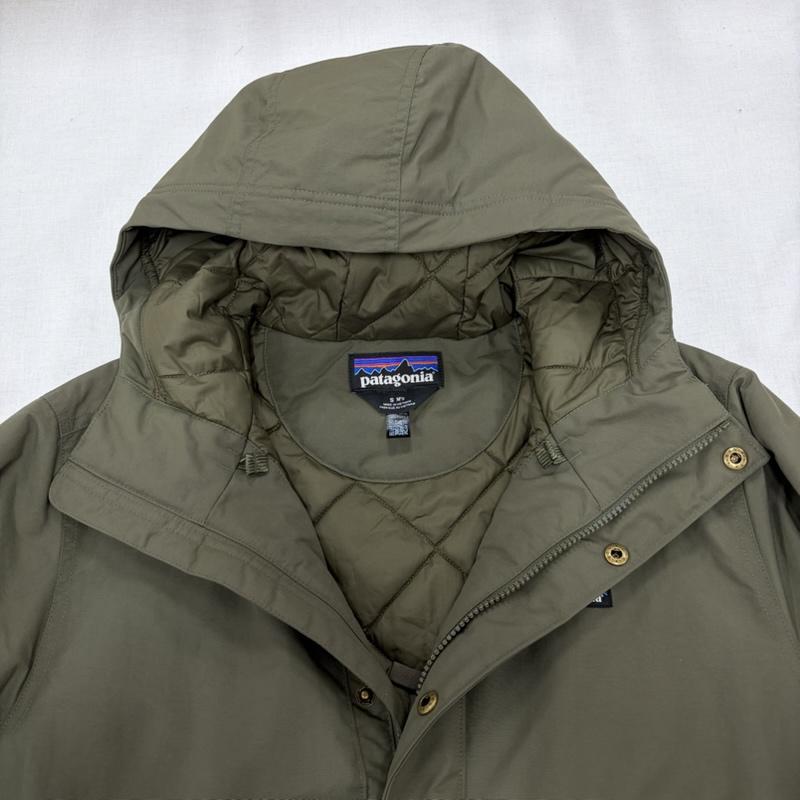 パタゴニア patagonia ジャケット、上着 ジャンパー、ブルゾン イスマスジャケット ナイロン マウンテンパーカー フード ジップアップ キルティングライナー S ワンポイント X ロゴ、文字 X 刺繍 カーキ / カーキ / khaki X オリーブグリーン / オリーブグリーン / メンズ USED 古着 中古 50168004
