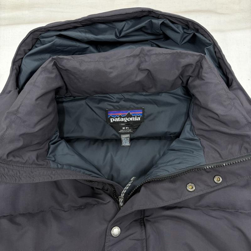 パタゴニア patagonia ジャケット、上着 ダウンジャケット ダウンド リフトジャケット フード取り外し可能 STY20600 FA25 ジップアップ M ワンポイント X ロゴ、文字 X 刺繍 紺 / ネイビー / navy メンズ USED 古着 中古 50168005