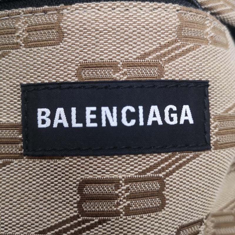 バレンシアガ BALENCIAGA リュックサック、デイパック リュックサック、デイバッグ BB シグネチャー ロゴ バックパック リュック - ベージュ / ベージュ / beige メンズ USED 古着 中古 50168104