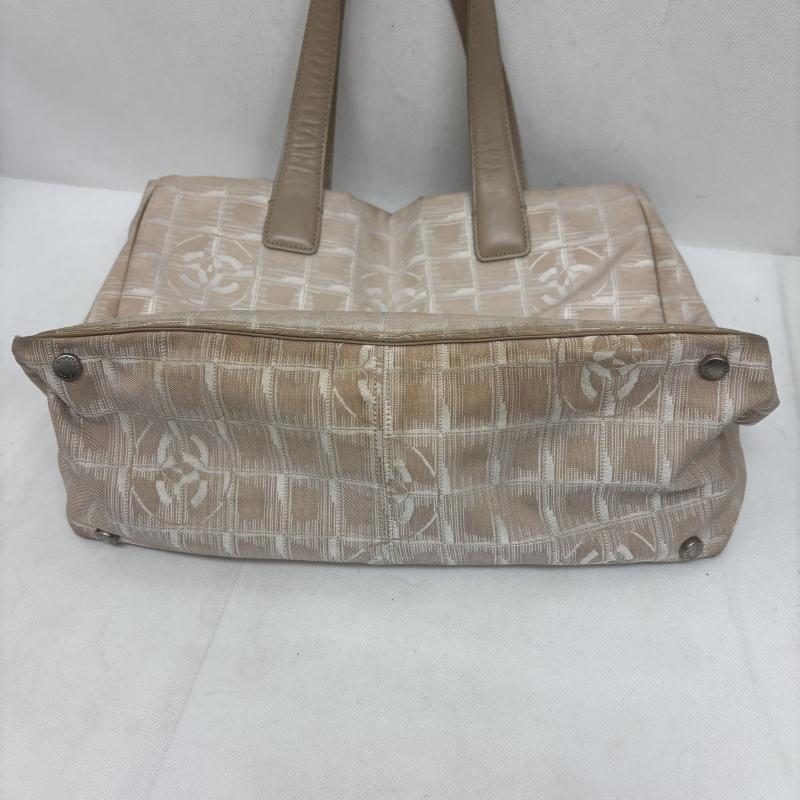 シャネル CHANEL ハンドバッグ ハンドバッグ ニュートラベルライン ナイロン ハンドバック トート レディース USED 古着 中古 50168265