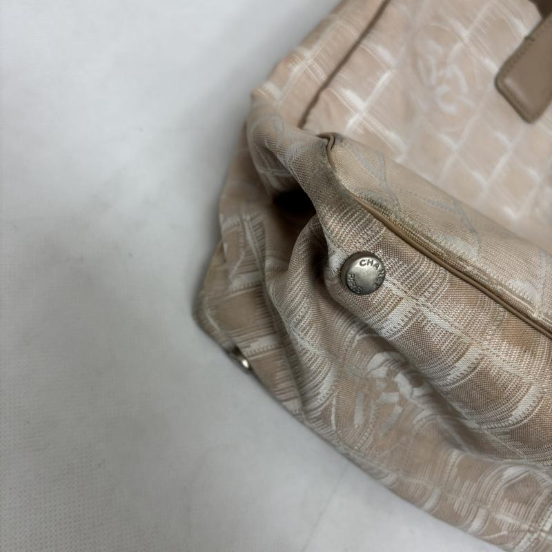 シャネル CHANEL ハンドバッグ ハンドバッグ ニュートラベルライン ナイロン ハンドバック トート レディース USED 古着 中古 50168265