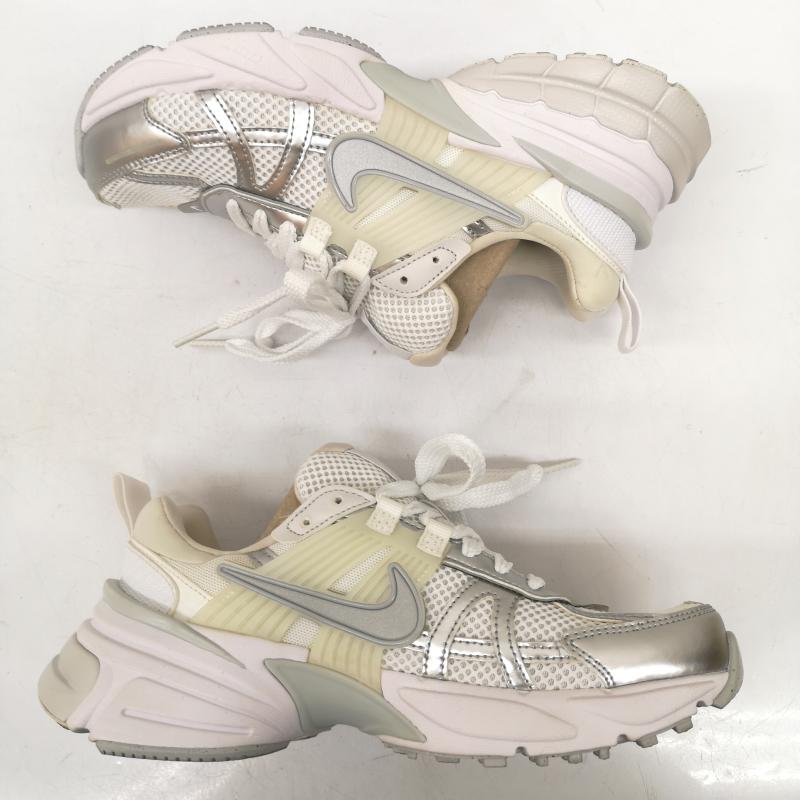 ナイキ NIKE スニーカー スニーカー FD0736-104 W V2K RUN スニーカー 23.5cm 白 / ホワイト / white レディース USED 古着 中古 50168356
